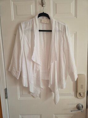 CHICOS size 2 lightweight topper